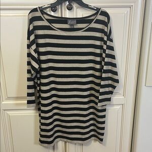 NWOT Stylish Black and Gold Striped Tunic Top